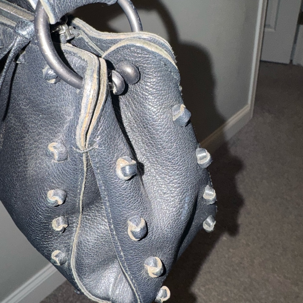 Bottega veneta Studded Black Leather Shoulder Bag - Picture 8 of 16
